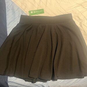 Never worn Black Pleated Skirt